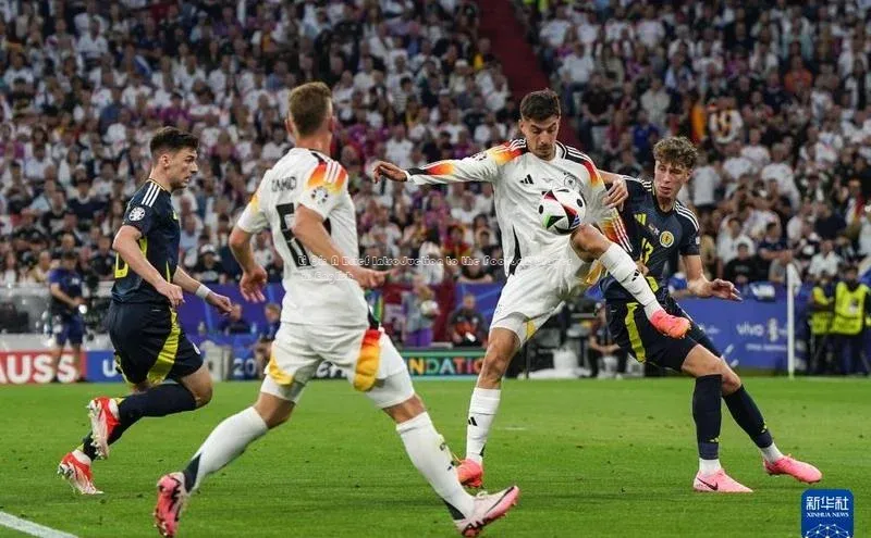 恒盛注册官网入口百度健康Li Qi: A Brief Introduction to the Football Player in English